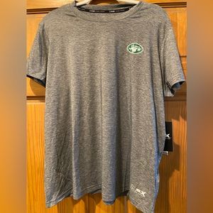 NWT! New York Jets T-shirt Sz 2x but fits like xl!